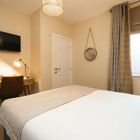 צ'ורלי Rooms At The Dressers Arms מראה חיצוני תמונה
